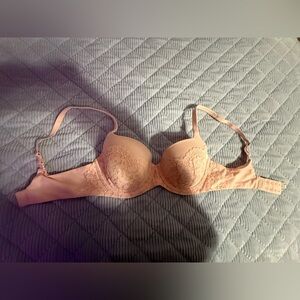 Victoria’s Secret Peach Pink Floral Lace Dream Angels Push Up Bra 34D Intimates